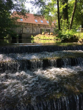  Le Moulin Du Buisson  Кормо